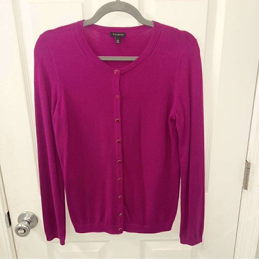Talbots crewneck button up long sleeve berry cardigan w gold & jeweltone buttons